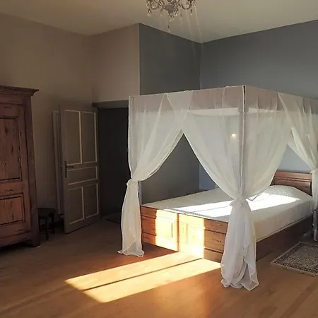 Couette-café Château De *